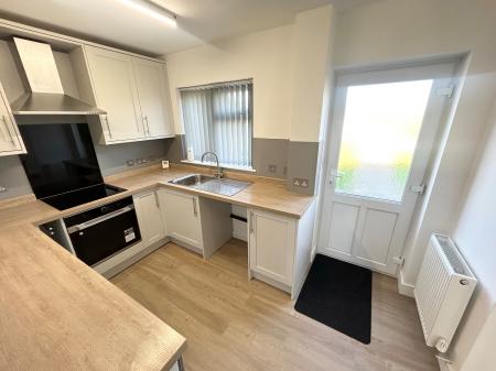 3 bedroom Semi-detached house to let in Dovecliff Crescent, Burton Upon Trent, Stretton, DE13