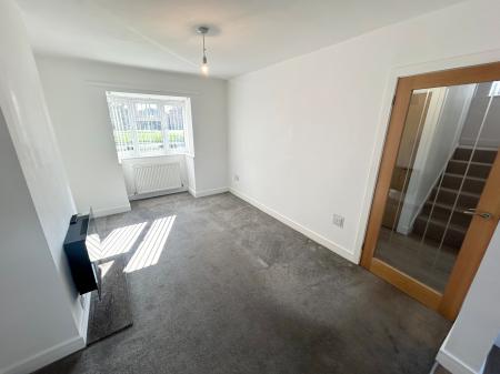 3 bedroom Semi-detached house to let in Dovecliff Crescent, Burton Upon Trent, Stretton, DE13