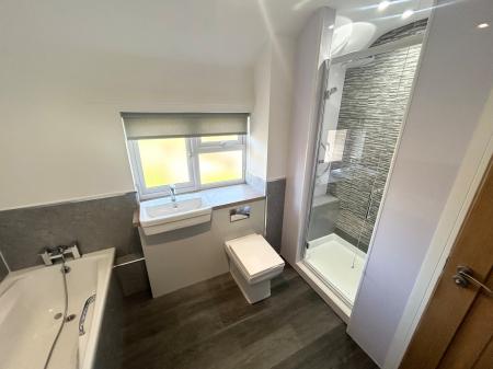 3 bedroom Semi-detached house to let in Dovecliff Crescent, Burton Upon Trent, Stretton, DE13