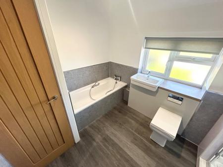 3 bedroom Semi-detached house to let in Dovecliff Crescent, Burton Upon Trent, Stretton, DE13