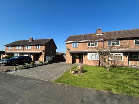 Dovecliff Crescent, Burton Upon Trent, Stretton, DE13