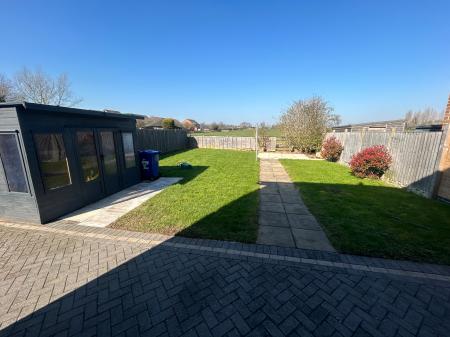 3 bedroom Semi-detached house to let in Dovecliff Crescent, Burton Upon Trent, Stretton, DE13