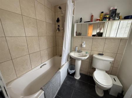 3 bedroom Terraced House for sale in Uxbridge Street, Burton-On-Trent