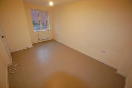2 bedroom House to let in Upton Drive, Stretton, DE14