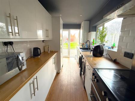 3 bedroom Terraced House for sale in Wetmore Road, Burton-On-Trent