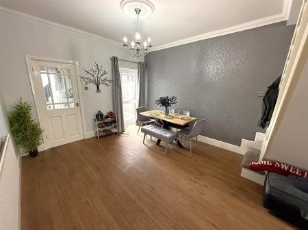 3 bedroom Terraced House for sale in Wetmore Road, Burton-On-Trent