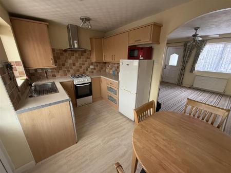 2 bedroom Semi-detached house for sale in The Cloisters, Burton-On-Trent