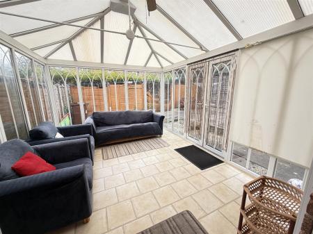 2 bedroom Semi-detached house for sale in The Cloisters, Burton-On-Trent