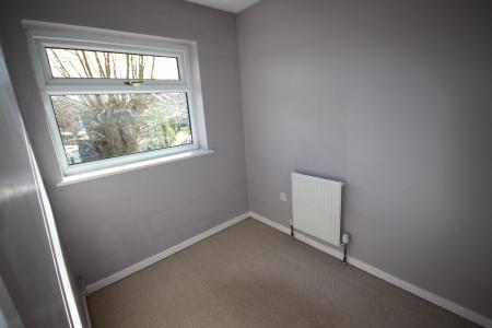2 bedroom Town house to let in Eton Close, Staffordshire, Burton upon Trent, DE14