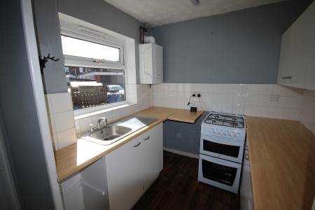 2 bedroom Town house to let in Eton Close, Staffordshire, Burton upon Trent, DE14