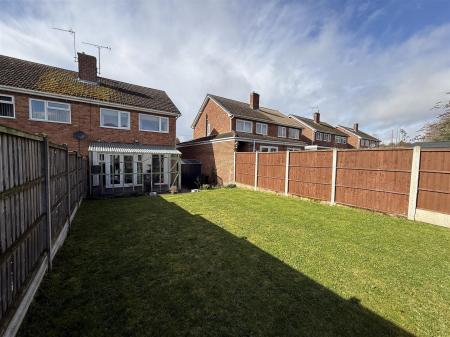 3 bedroom Semi-detached house for sale in Kings Road, Swadlincote