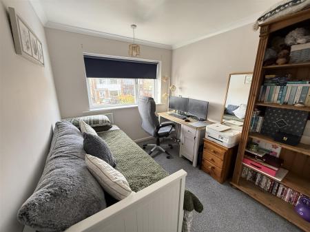 3 bedroom Semi-detached house for sale in Kings Road, Swadlincote