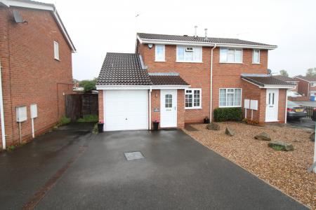 Glamis Close, Burton Upon Trent, Stretton, DE13