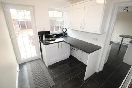 2 bedroom Semi-detached house to let in Glamis Close, Burton Upon Trent, Stretton, DE13