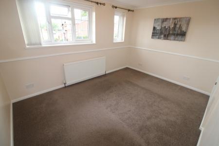 2 bedroom Semi-detached house to let in Glamis Close, Burton Upon Trent, Stretton, DE13