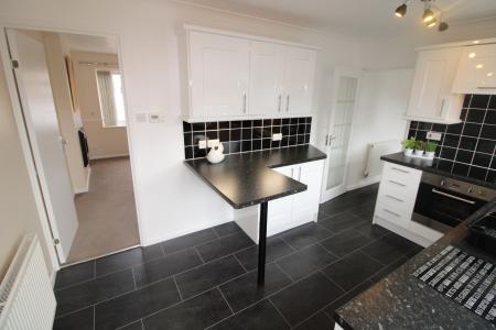 2 bedroom Semi-detached house to let in Glamis Close, Burton Upon Trent, Stretton, DE13