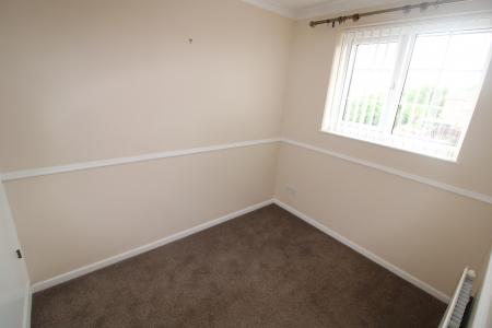 2 bedroom Semi-detached house to let in Glamis Close, Burton Upon Trent, Stretton, DE13