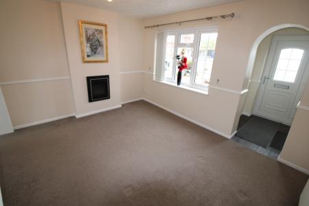 2 bedroom Semi-detached house to let in Glamis Close, Burton Upon Trent, Stretton, DE13