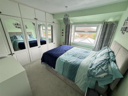 3 bedroom Semi-detached house for sale in Lovatt Close, Stretton, Burton-On-Trent