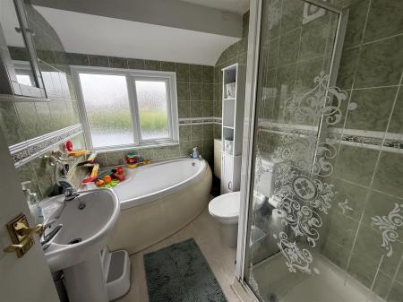 3 bedroom Semi-detached house for sale in Lovatt Close, Stretton, Burton-On-Trent