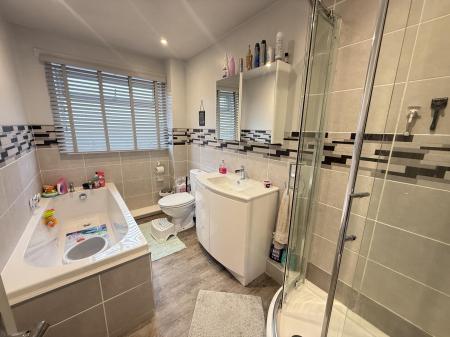 3 bedroom Semi-detached house for sale in Field Lane, Burton-On-Trent