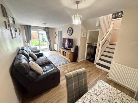 3 bedroom Semi-detached house for sale in Field Lane, Burton-On-Trent