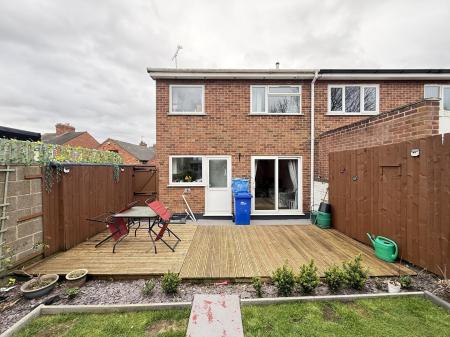 3 bedroom Semi-detached house for sale in Field Lane, Burton-On-Trent