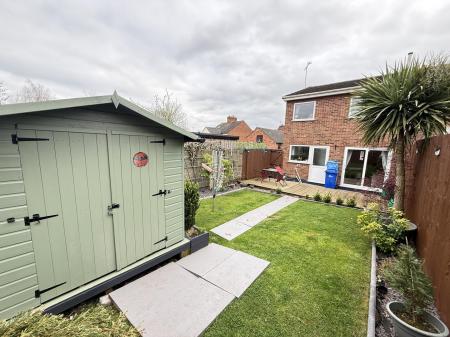 3 bedroom Semi-detached house for sale in Field Lane, Burton-On-Trent