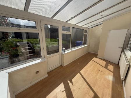 3 bedroom Semi-detached house for sale in Greenwood Road, Burton-On-Trent