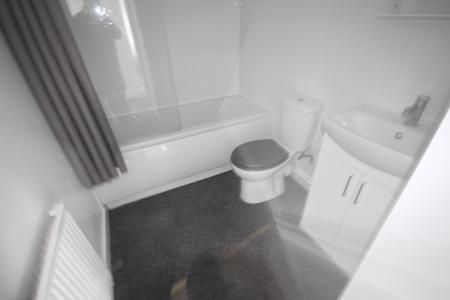 3 bedroom House to let in Mount Pleasant Road, Castle Gresley, DE11