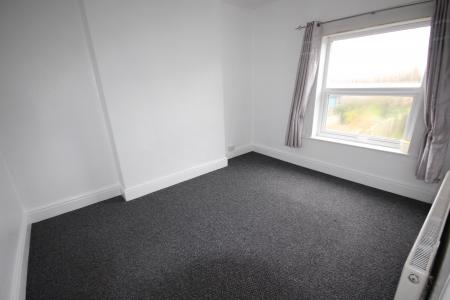 3 bedroom House to let in Mount Pleasant Road, Castle Gresley, DE11