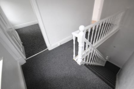 3 bedroom House to let in Mount Pleasant Road, Castle Gresley, DE11