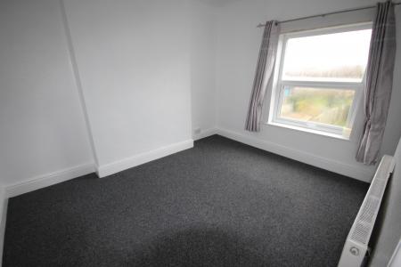 3 bedroom House to let in Mount Pleasant Road, Castle Gresley, DE11