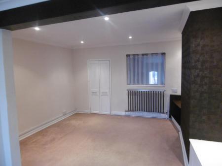 2 bedroom Terraced House to let in Watery Lane, Swadlincote, Newhall, DE11