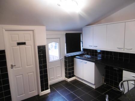 2 bedroom Terraced House to let in Watery Lane, Swadlincote, Newhall, DE11