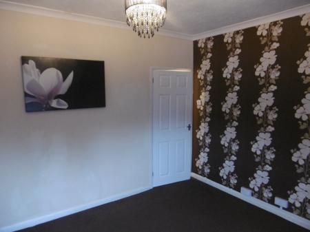 2 bedroom Terraced House to let in Watery Lane, Swadlincote, Newhall, DE11