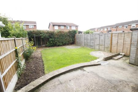 2 bedroom House to let in Crestwood Close, Stretton, DE13
