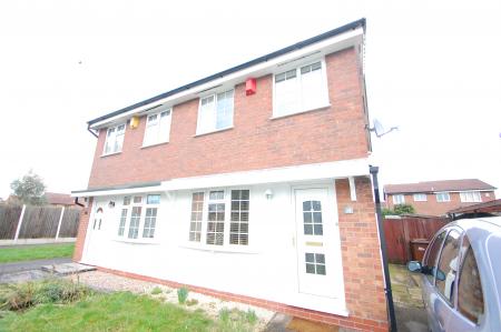 Crestwood Close, Stretton, DE13