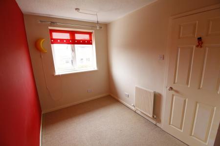 2 bedroom House to let in Crestwood Close, Stretton, DE13