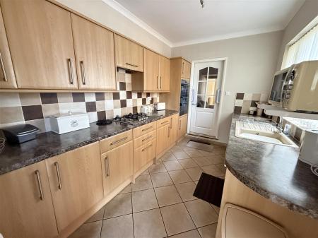 2 bedroom End of terrace house for sale in Calais Road, Burton-On-Trent