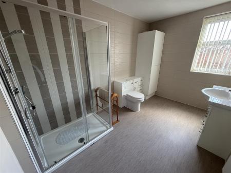 2 bedroom End of terrace house for sale in Calais Road, Burton-On-Trent