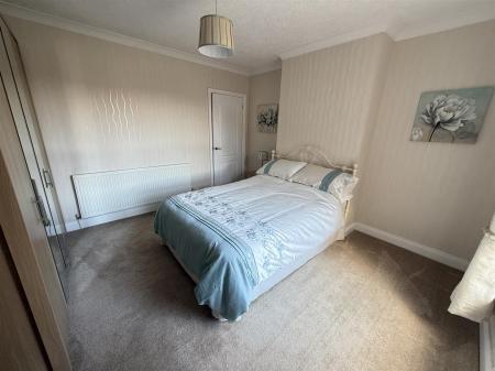 2 bedroom End of terrace house for sale in Calais Road, Burton-On-Trent