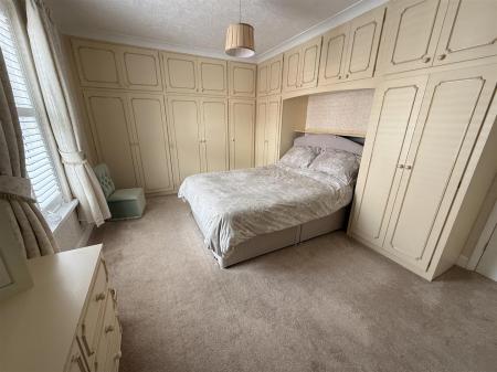 2 bedroom End of terrace house for sale in Calais Road, Burton-On-Trent