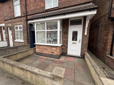 2 bedroom End of terrace house for sale in Calais Road, Burton-On-Trent