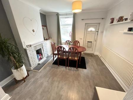 2 bedroom House to let in King Street, Burton upon Trent, DE14