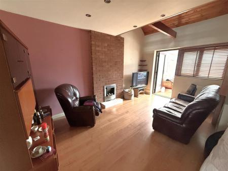 1 bedroom Terraced House for sale in Eton Close, Burton-On-Trent