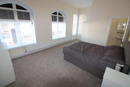 1 bedroom House share to let in High Street, Burton upon Trent, DE14