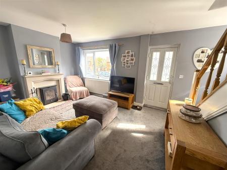 2 bedroom Semi-detached house for sale in Salisbury Drive, Midway, Swadlincote