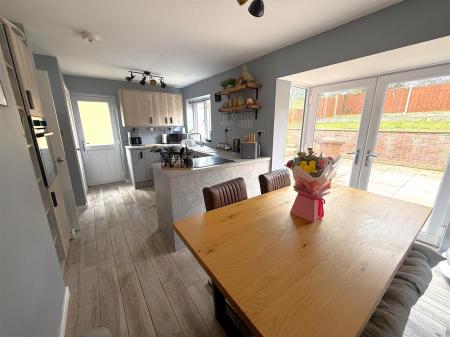 2 bedroom Semi-detached house for sale in Salisbury Drive, Midway, Swadlincote