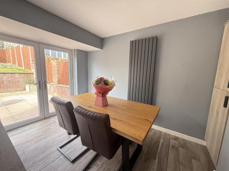 2 bedroom Semi-detached house for sale in Salisbury Drive, Midway, Swadlincote